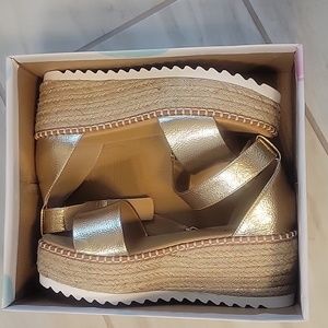 Gold wedges
